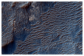 Осадочные породы внутри кратера Арам