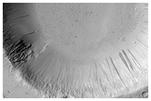 Лавовые овраги в кратере