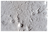 Пики с кратерами в долине Гройта