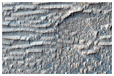 كثبان ساطعة في سهول سوريا (Syria Planum)