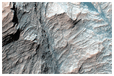 Красивые слои центрального поднятия кратера Мазамба