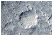 Piccolo cratere recente con raggi