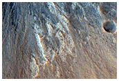 Esposizione de materia di colore chiaro tramite tramite un cratere da impatto