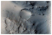Fresh Impact Crater in Central Isidis Planitia