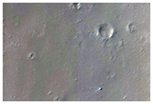 منحدر داكن جميل بمنخفض إليسيوم (Elysium Planitia)