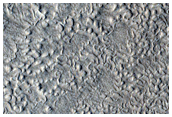 رواسب حول تلال في منخفض أركيديا (Arcadia Planitia)