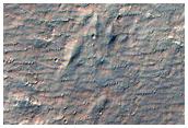 Светлые отложение в кратере Эберсвальда