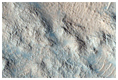 Неровная поверхность дна ударного кратера