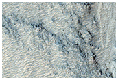 Каналы на стенках кратера Галле