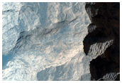 Monitor Slopes in Aureum Chaos