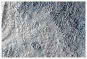 Mantle Layers Near Harmakhis Vallis
