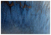 Strome zbocze krateru w Isidis Planitia