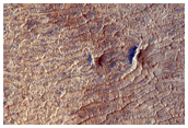 Interesujący teren na koronie Olympus Mons