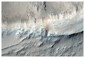 Spływ na ścianie krateru na zachód od Echus Chasma