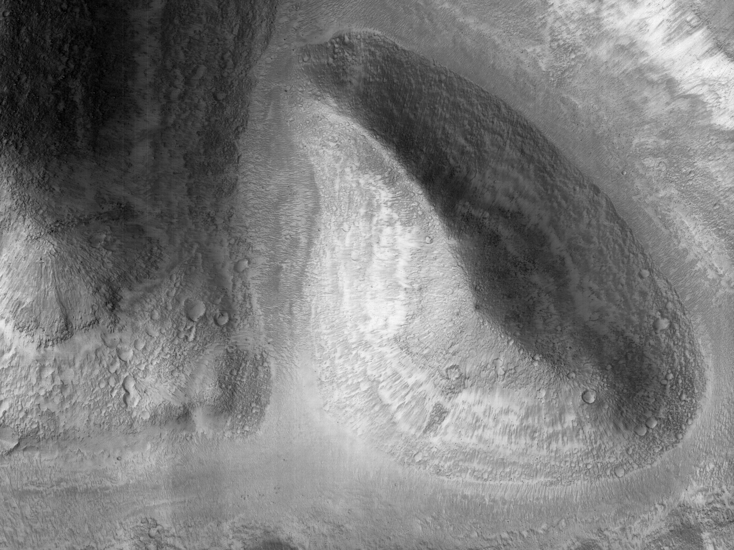 A Masursky kráter zűrzavaros domborzata