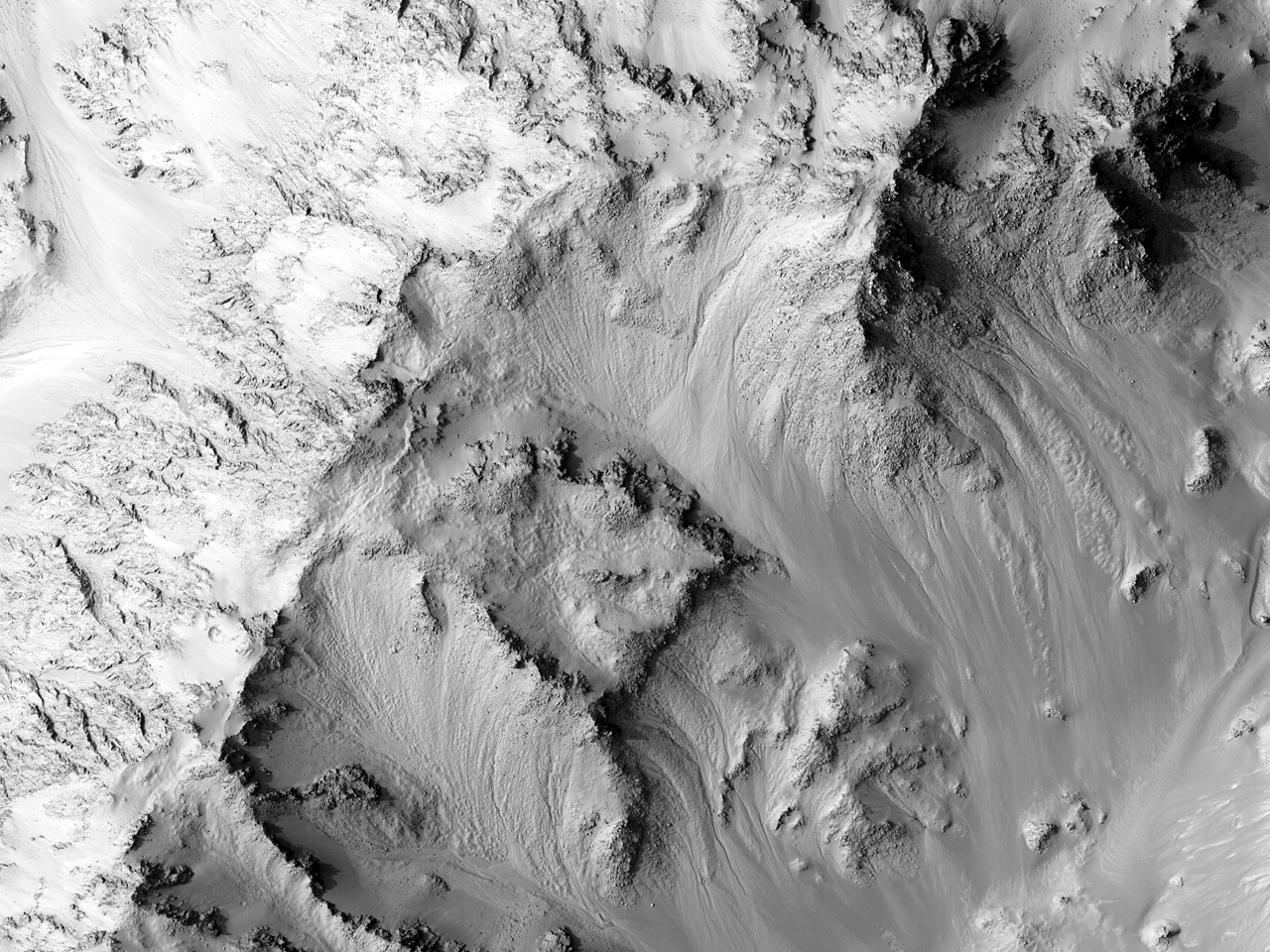 Megkapó látkép a Hale kráterből