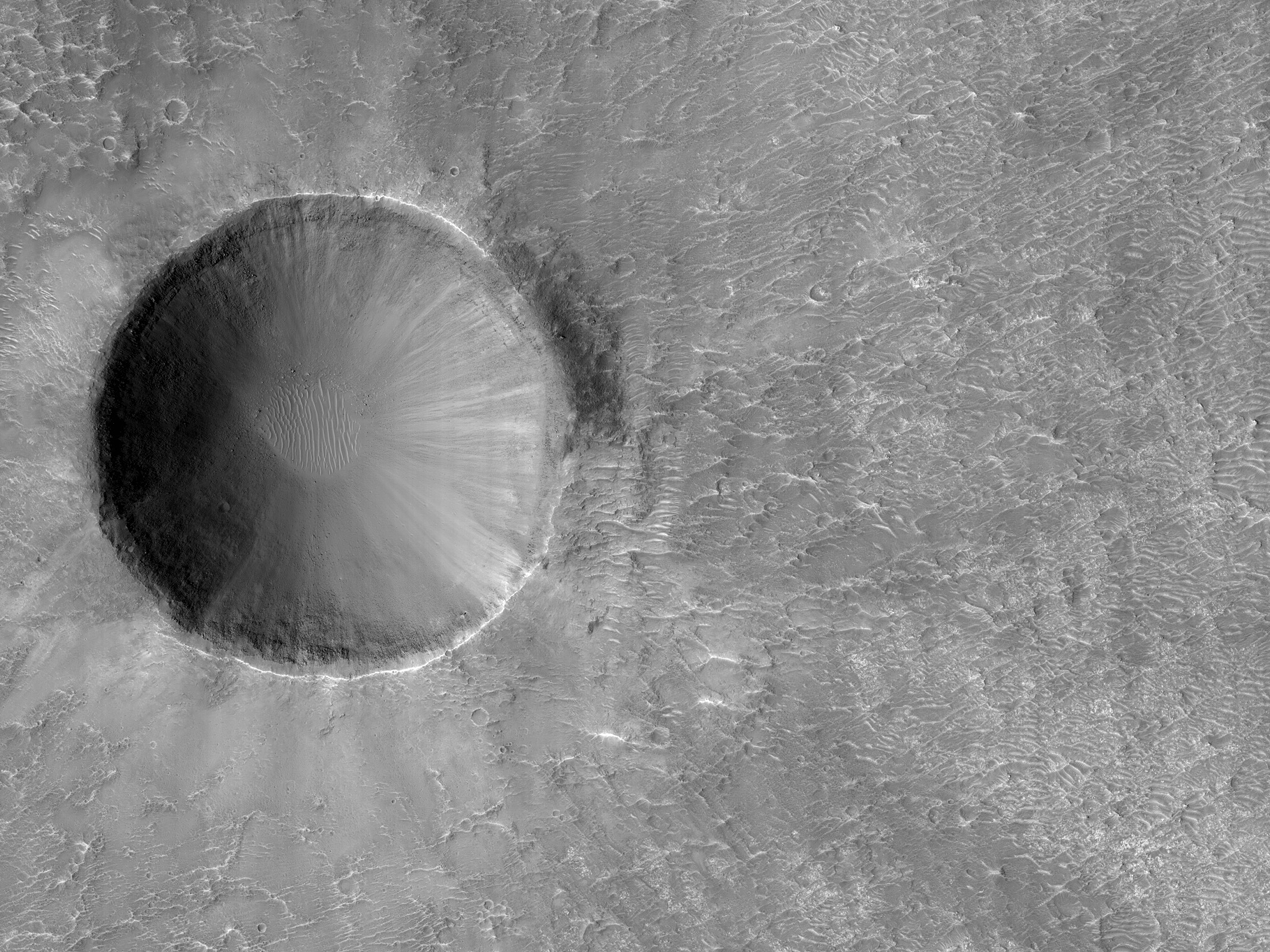 Az aljzat valószínű előbukkanása egy kráterben