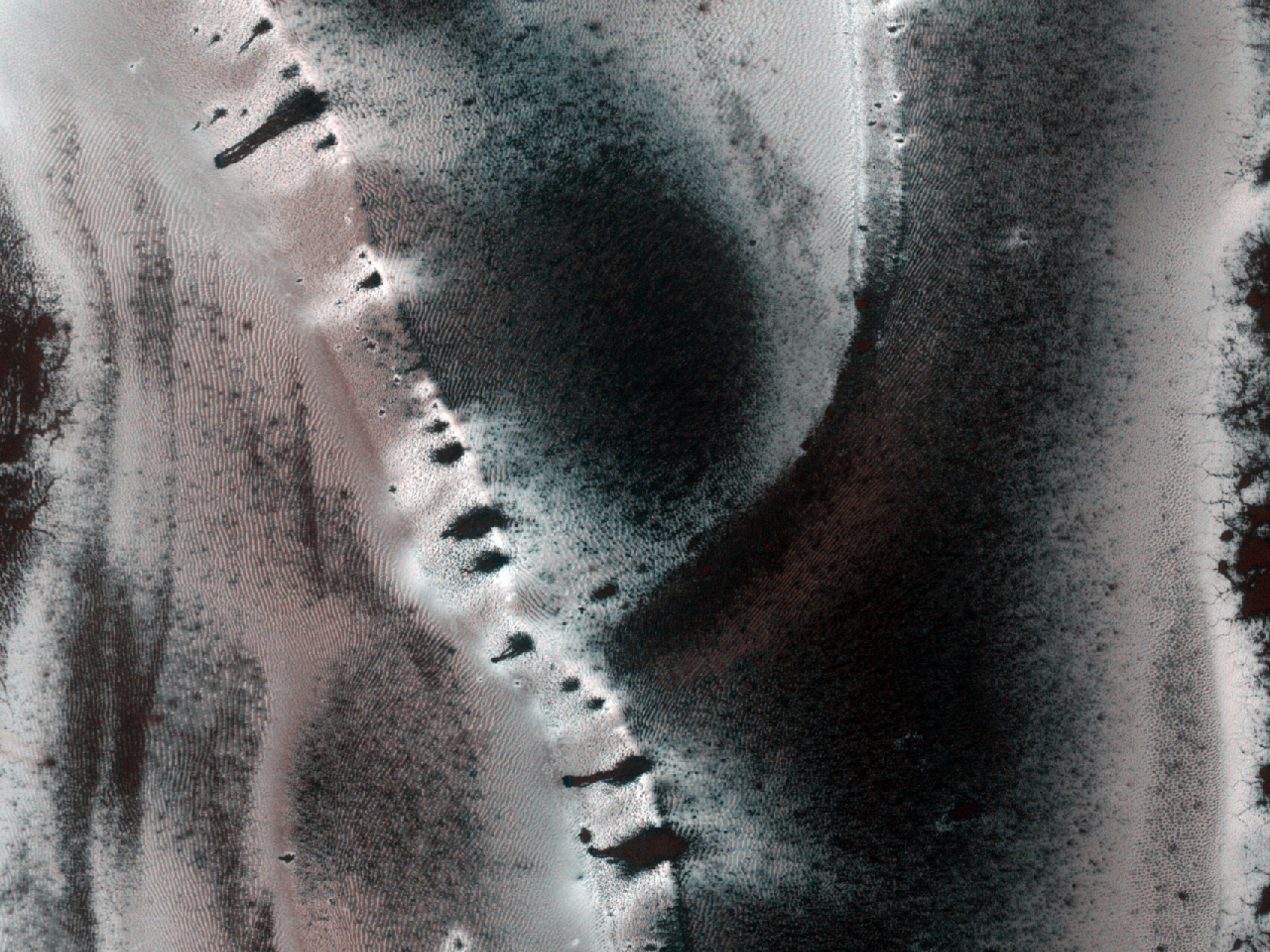 Dunas en descongelación en el Cráter Richardson