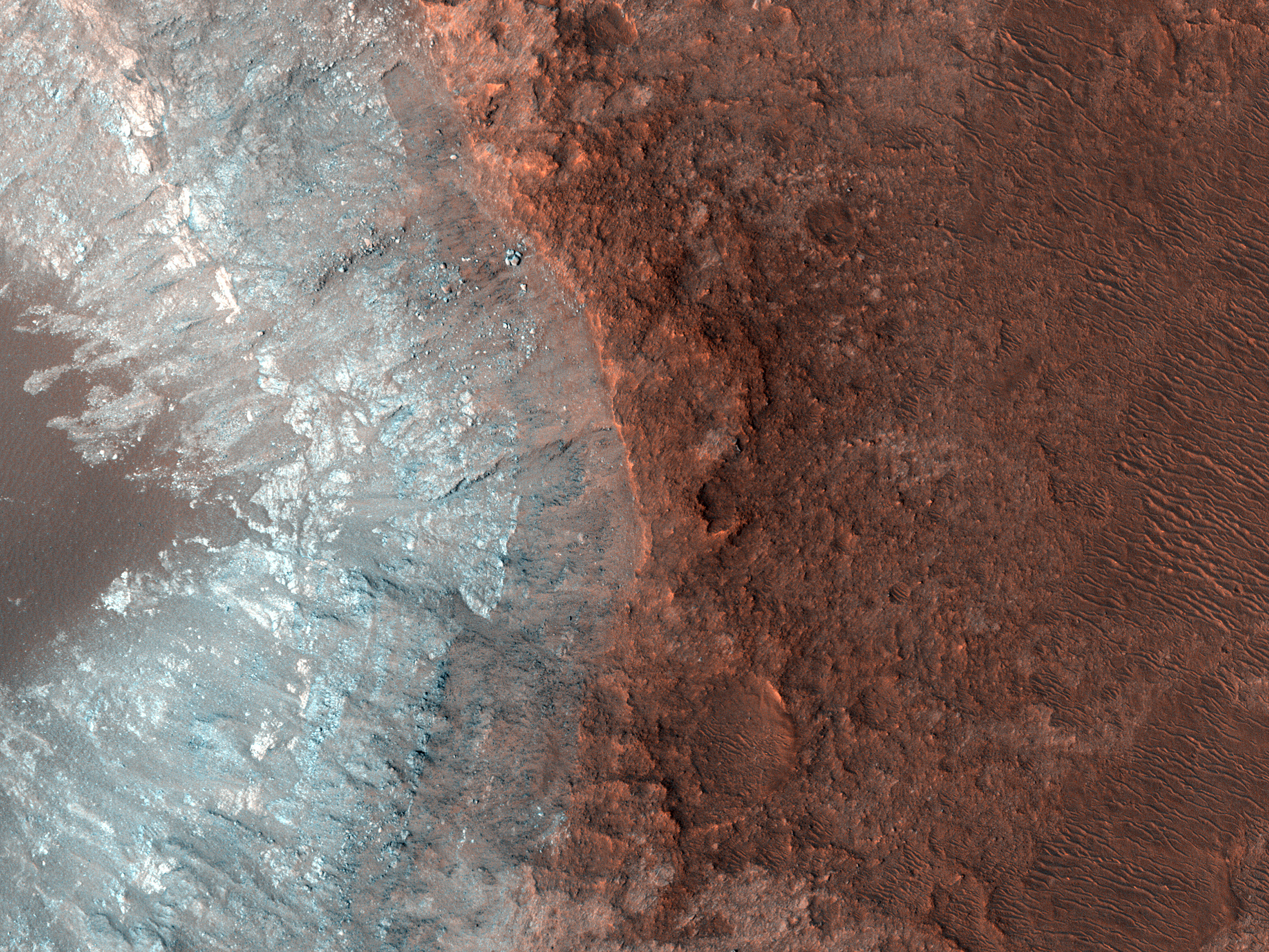 Roccie erose sul fondo della Eos Chasma