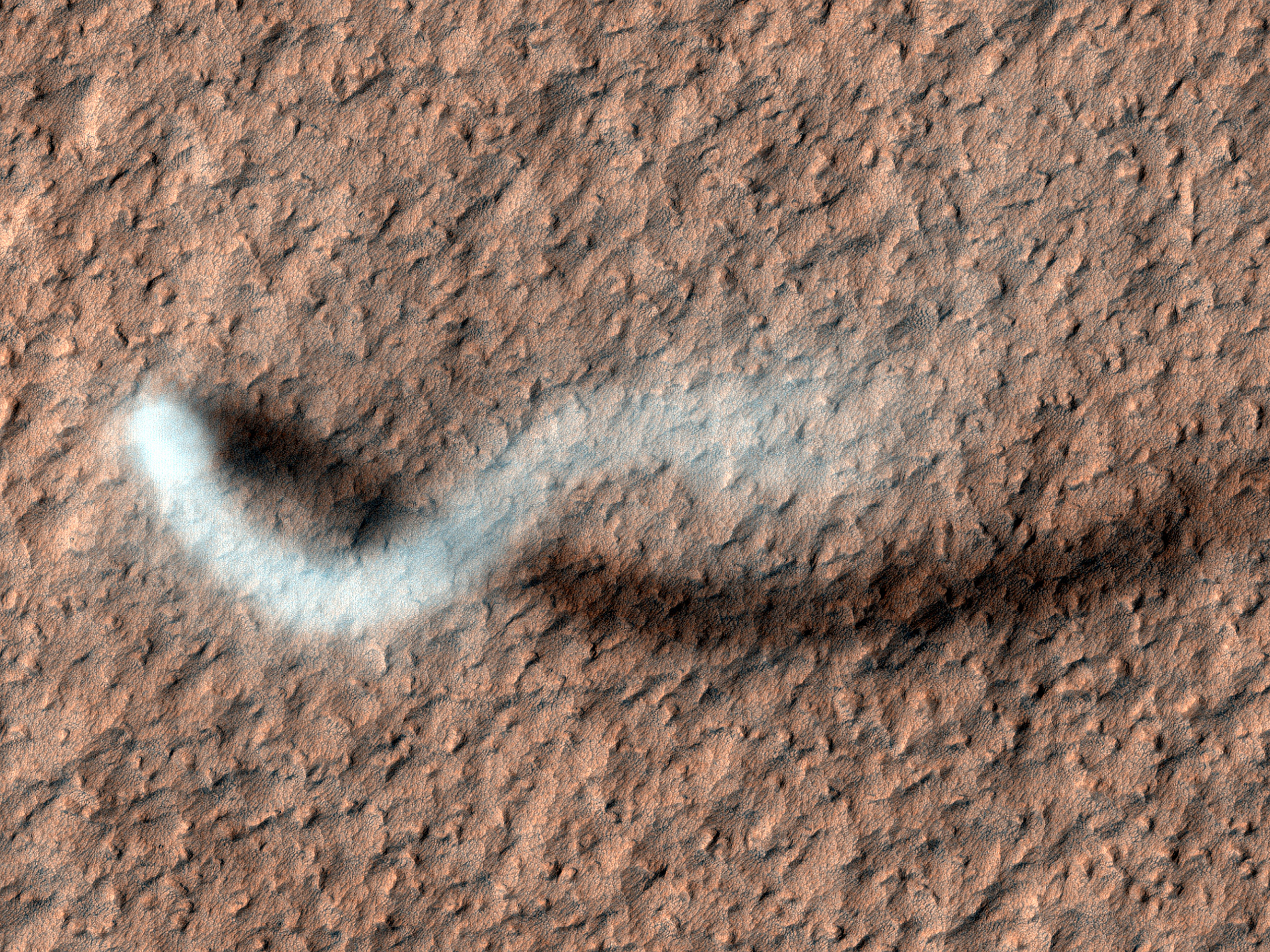 Ένας Οφιοειδής Ανεμοστρόβιλος Σκόνης στον Άρη 