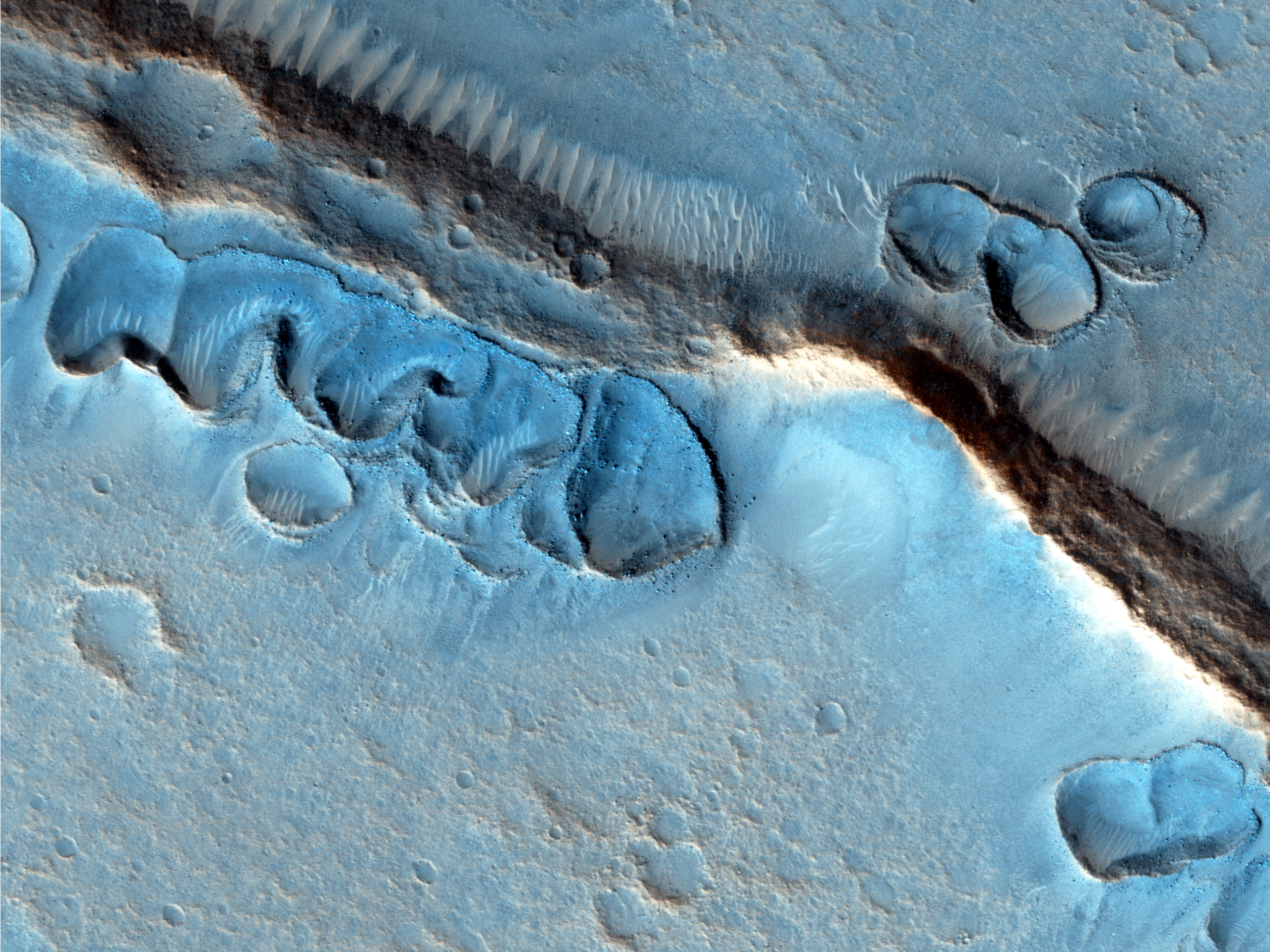 Dularfullt landslag á Mars