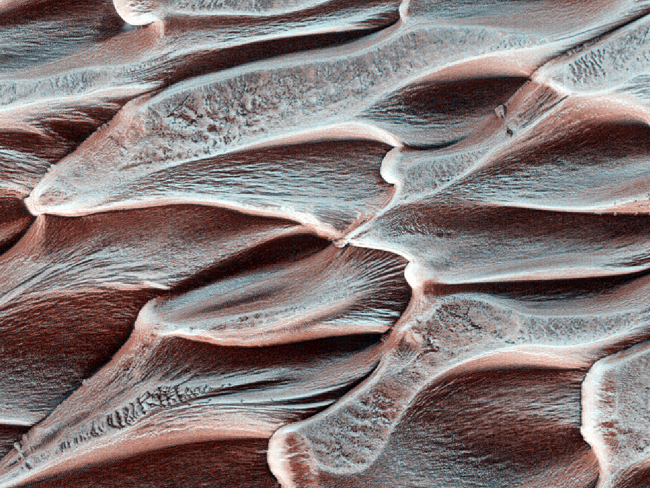 Dunes avec dimportantes tranes dans une zone nomme Tleilax