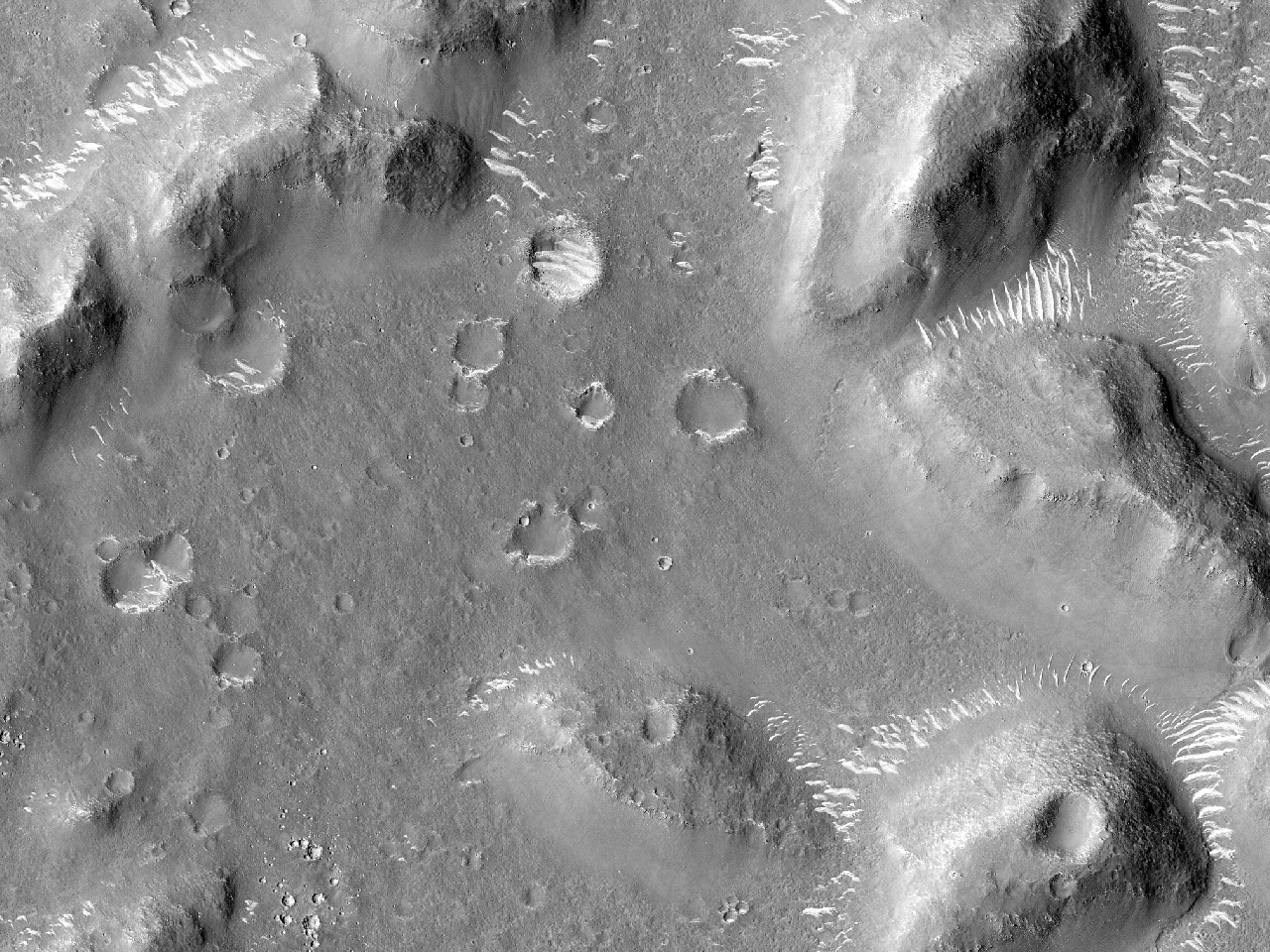 Possibile pirossene in un cratere recente