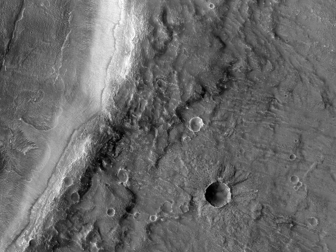 Regione sul bordo di un cratere in Acidalia Planitia