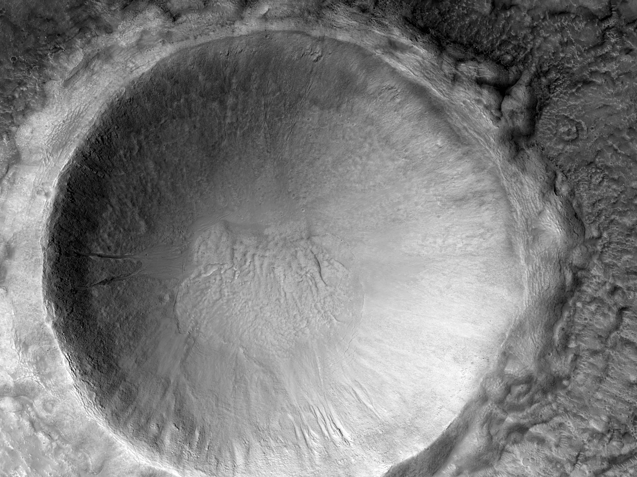 4 kilometre çapındaki iyi korunmuş çarpma krateri