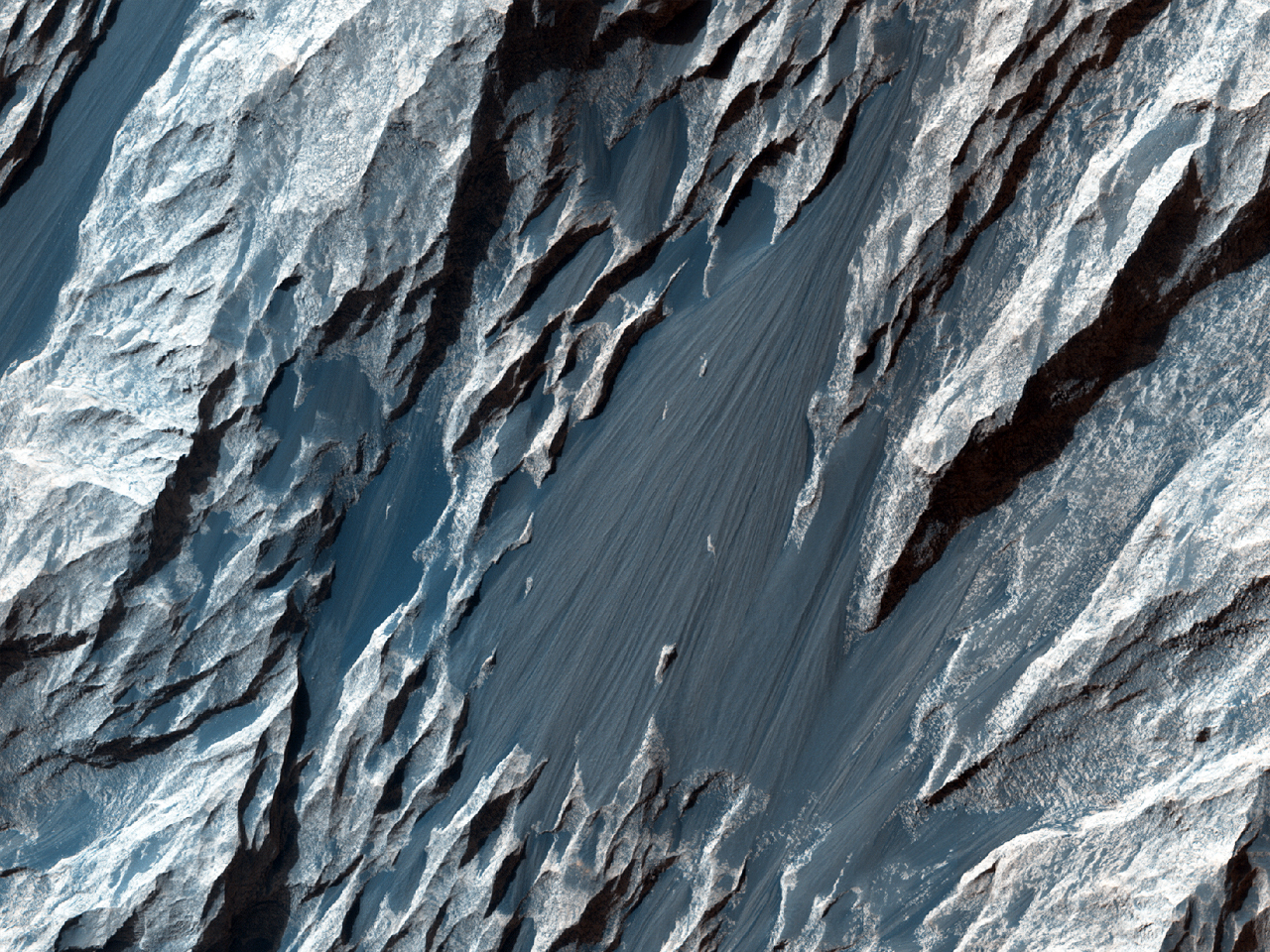 Rochas em camadas em Hebes Chasma