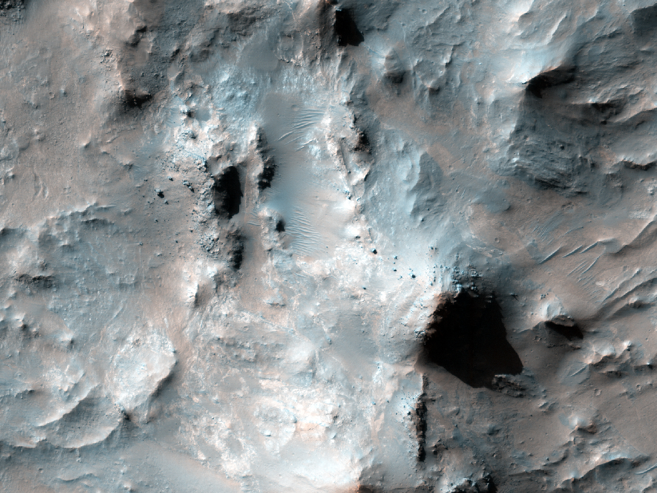 Centra pinto de kratero sudokcidente de Kratero Ritchey