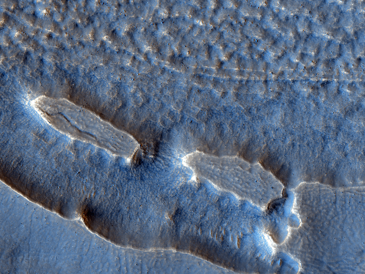 都特罗尼勒斯山案上的泥浆裂缝型特征 (Deuteronilus Mensae)