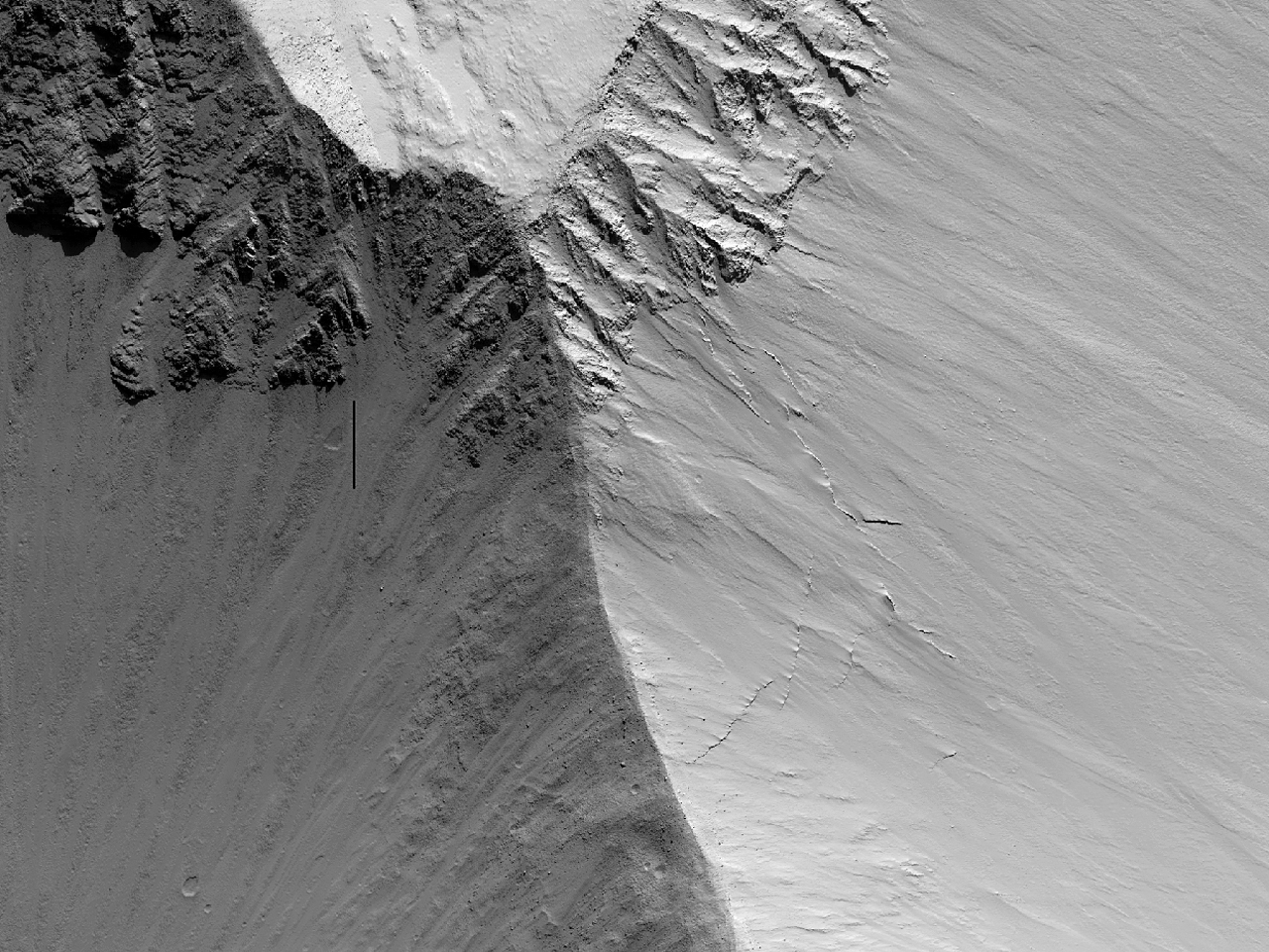 Steile Bschung im Nordosten von Olympus Mons