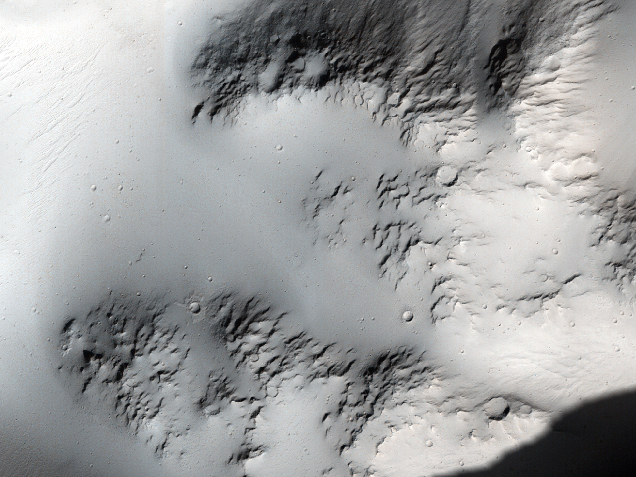 Eksponado de bazroko en alfrapa kratero