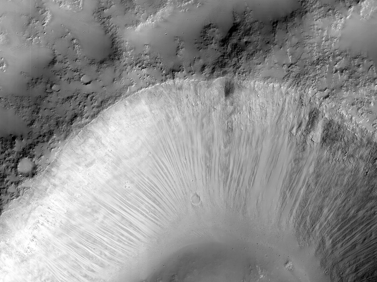 Alfrapkratero en Huygens kratero