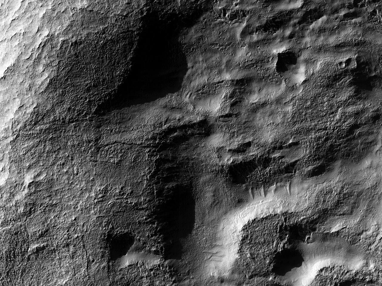 Vstra vggen av krater i Noachis Terra