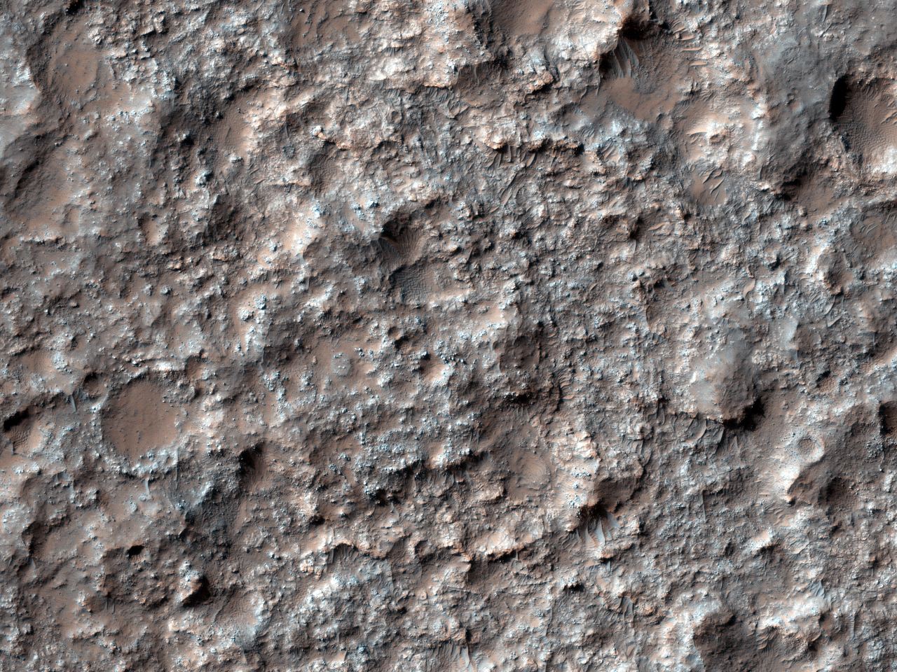 Dawna kraterowata powierzchnia na północny-wschód od Krateru Martz