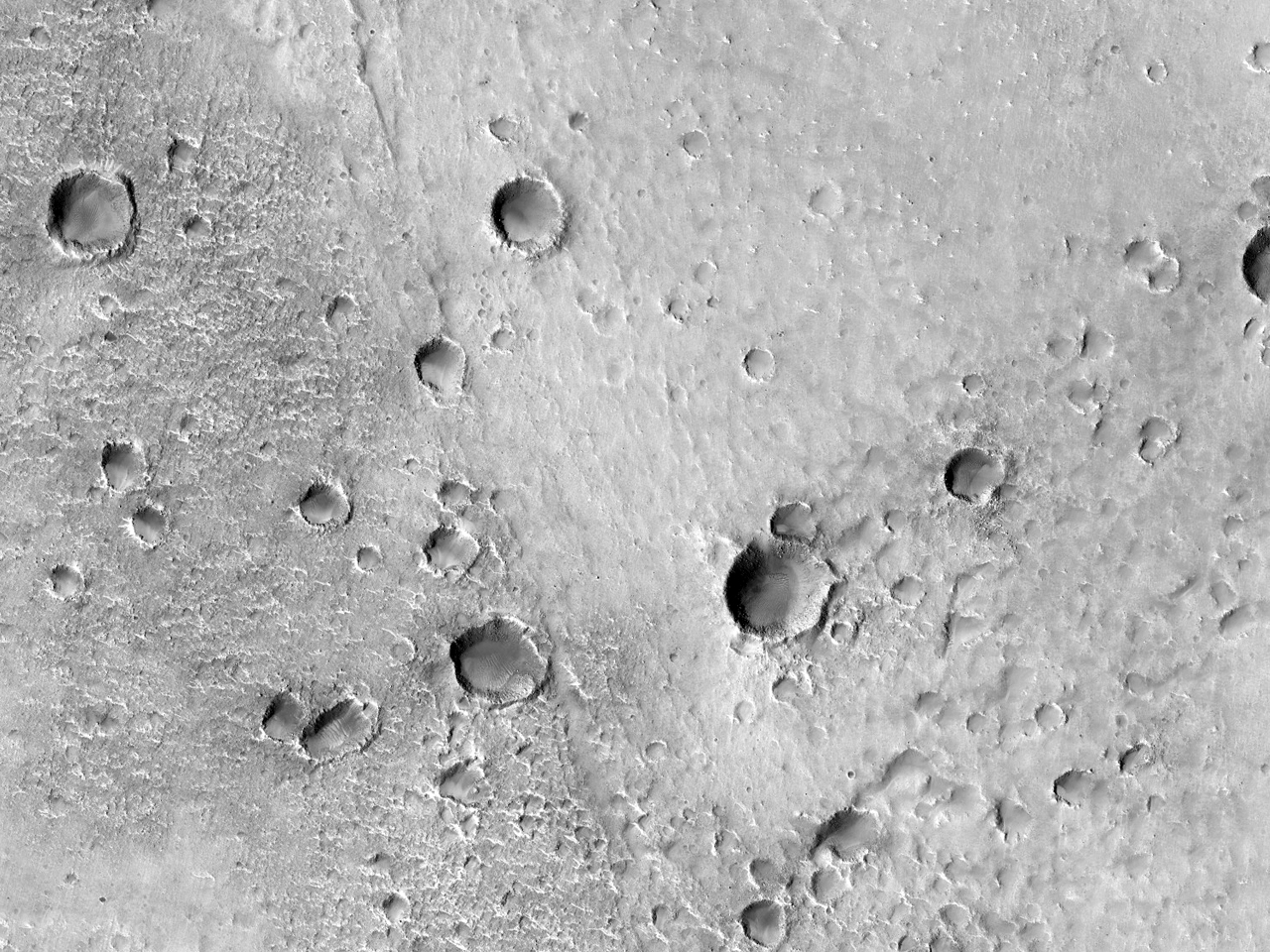 שדה של מכתשי פגיעה ב-אקידליה פליניטיה (Acidalia Planitia)