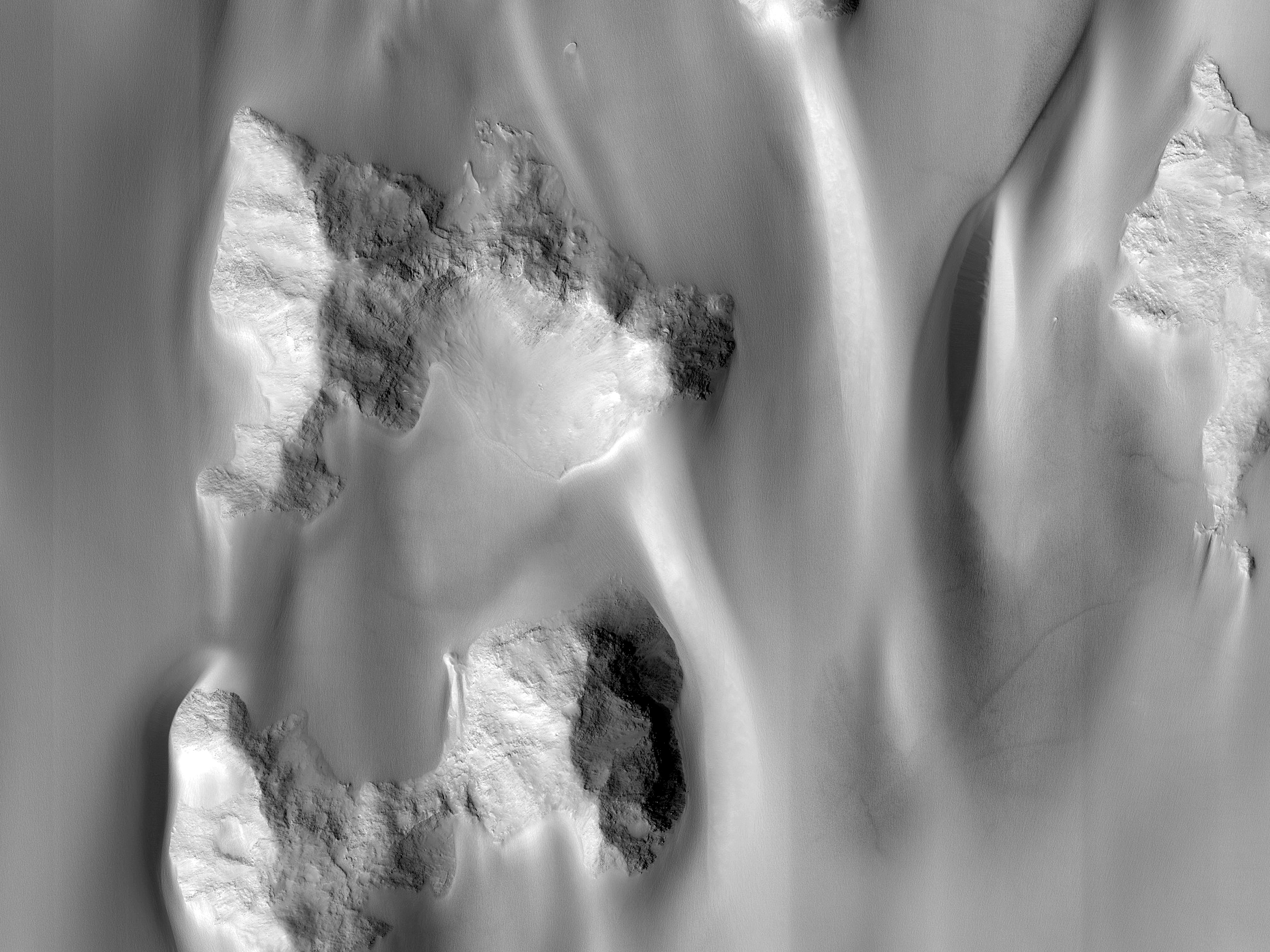 吉范尼峡谷中的小山坡 (Juventae Chasma)