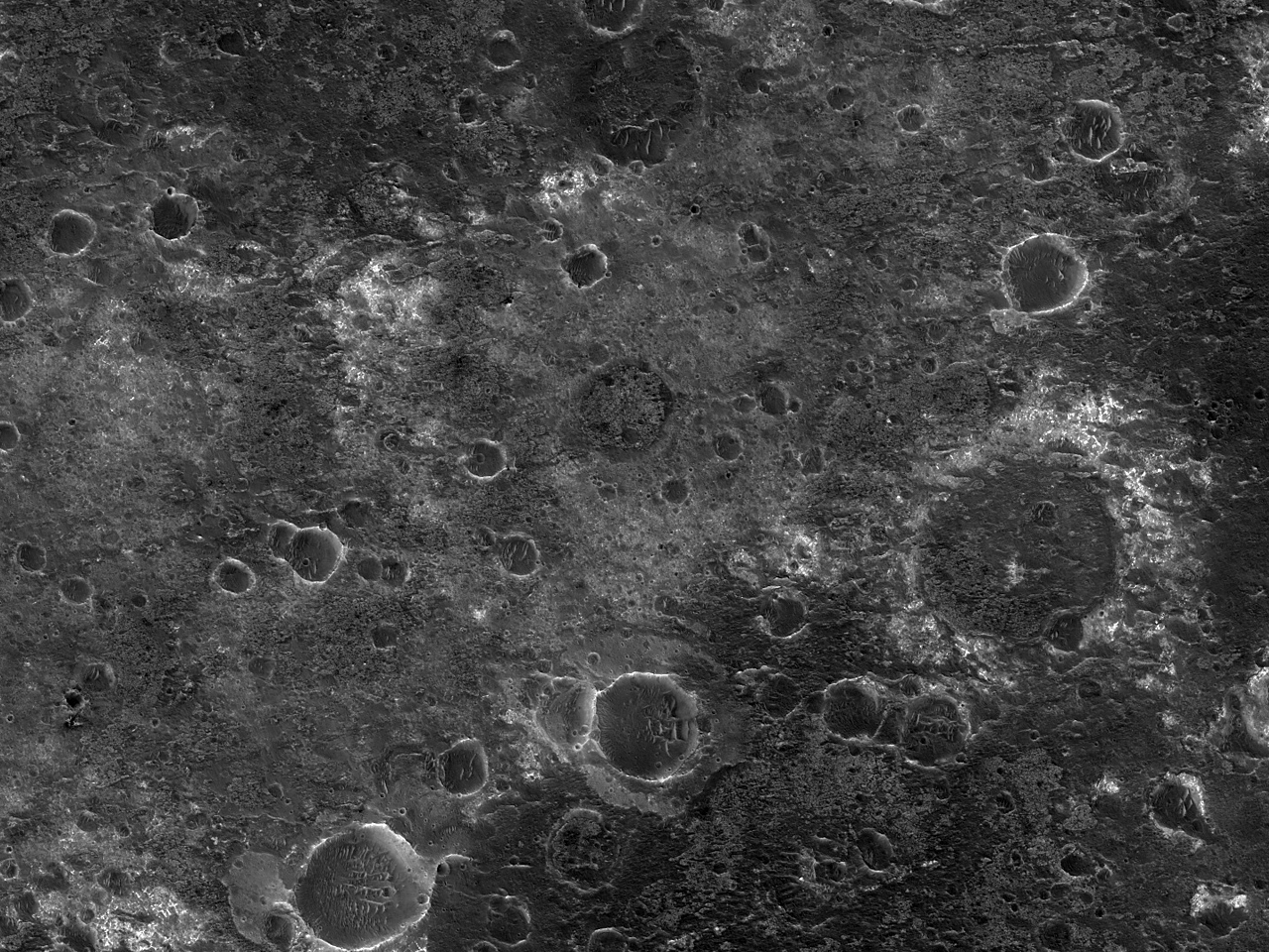 Le pianure verso nord di Coprates Chasma
