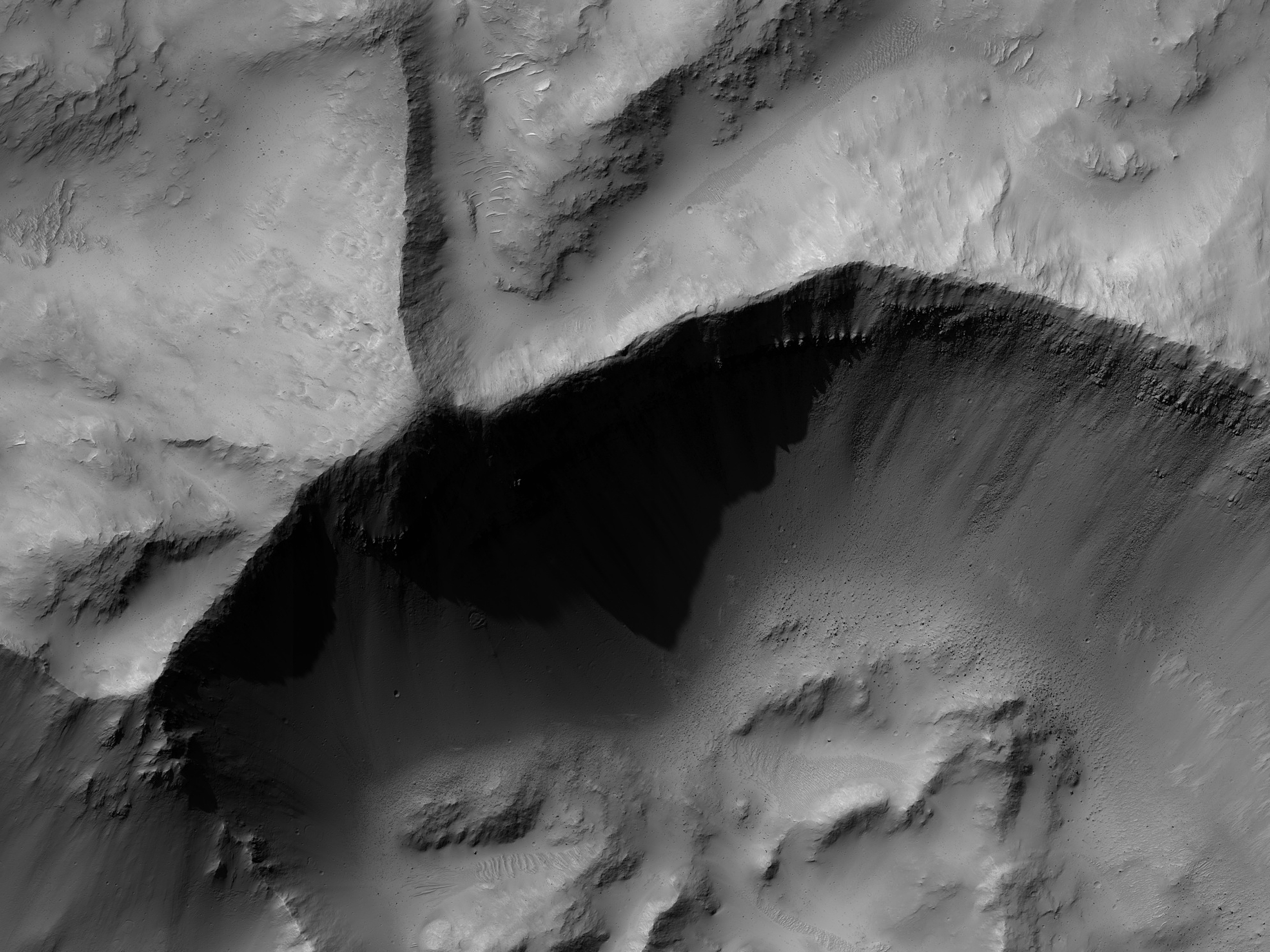 Interkovrantaj alfrapaj krateroj