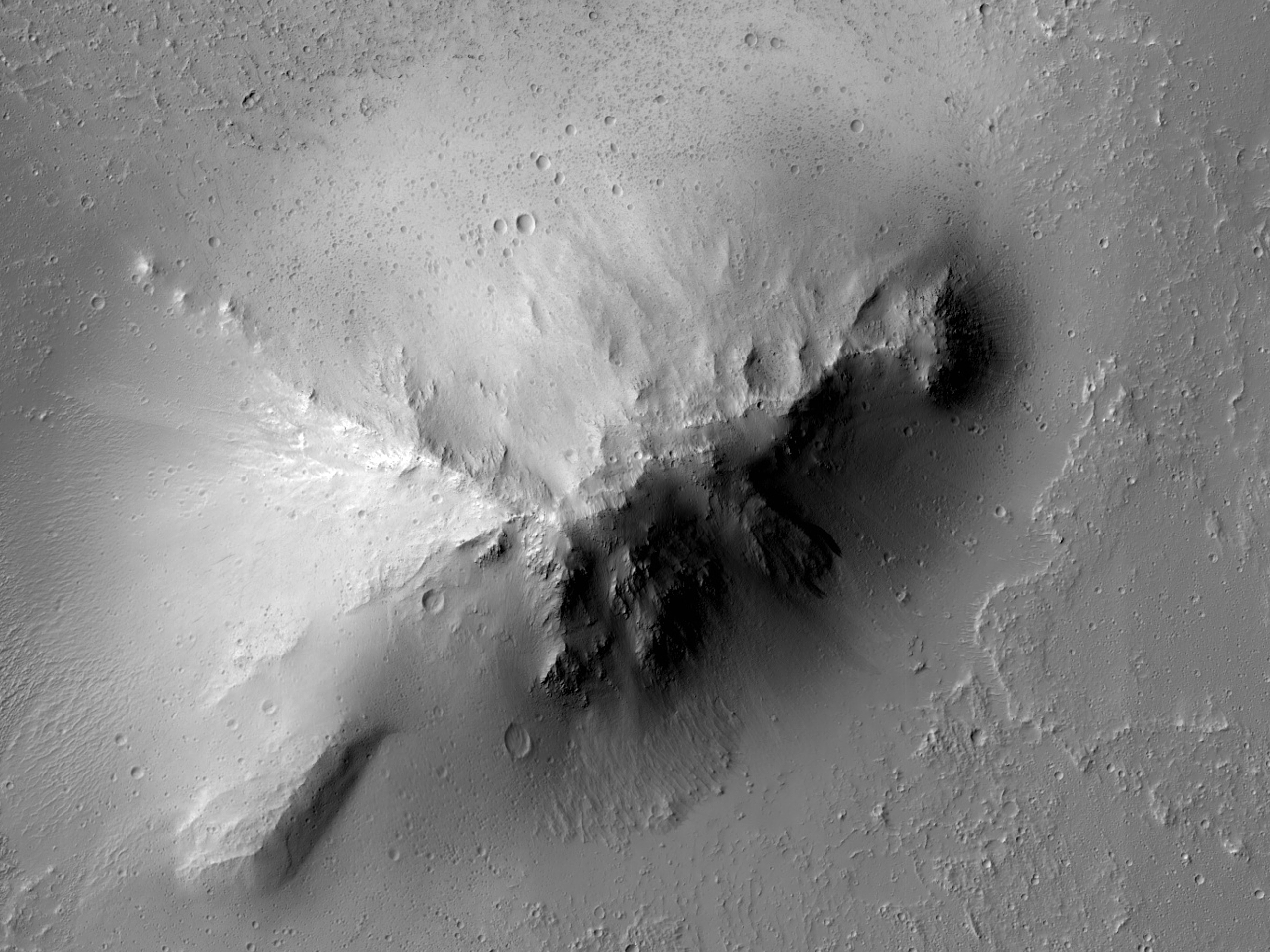 Montetoj enfermita de lafo apud Olympus Mons