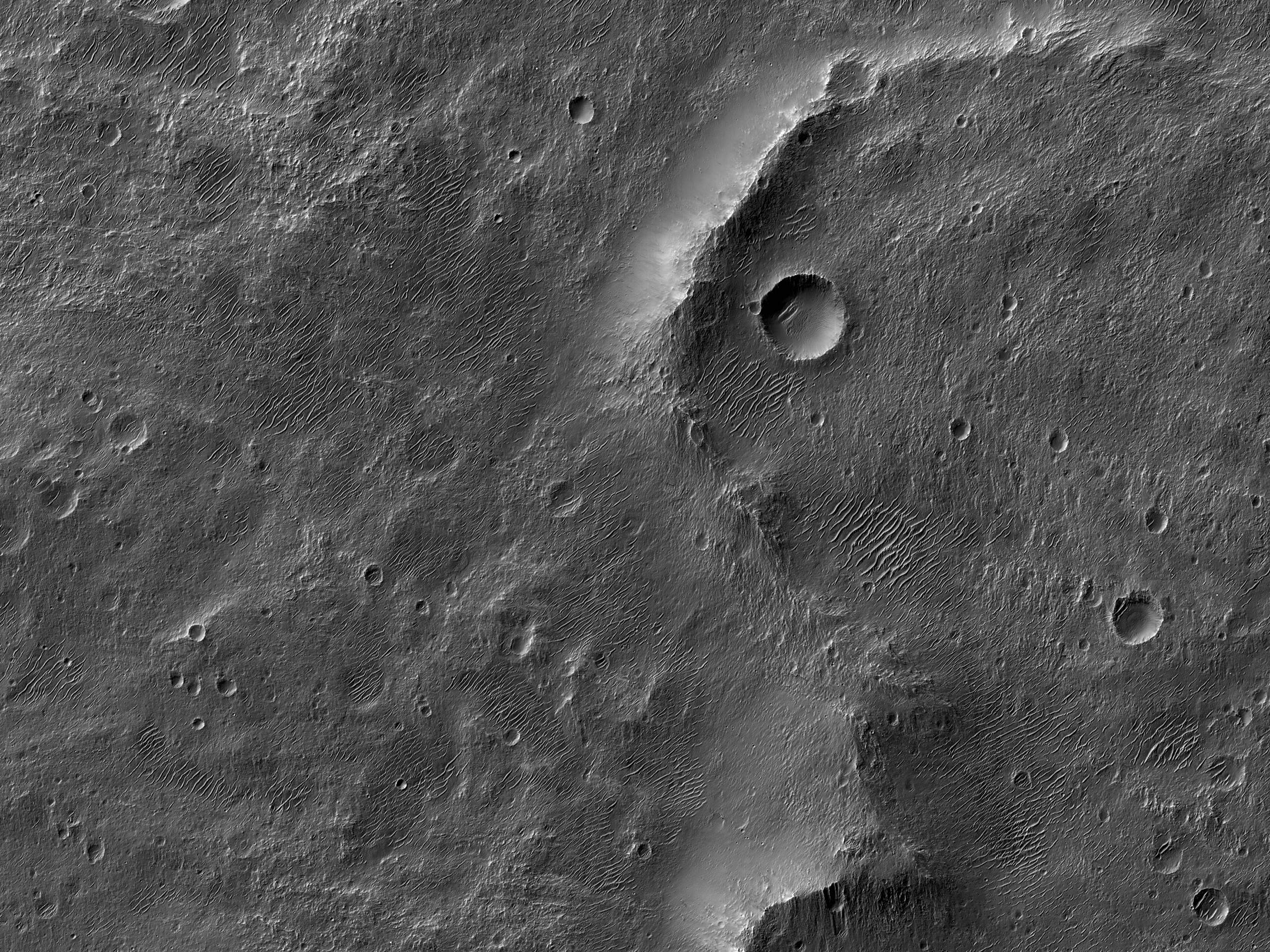 Detritos ejetados na Cratera Roddy