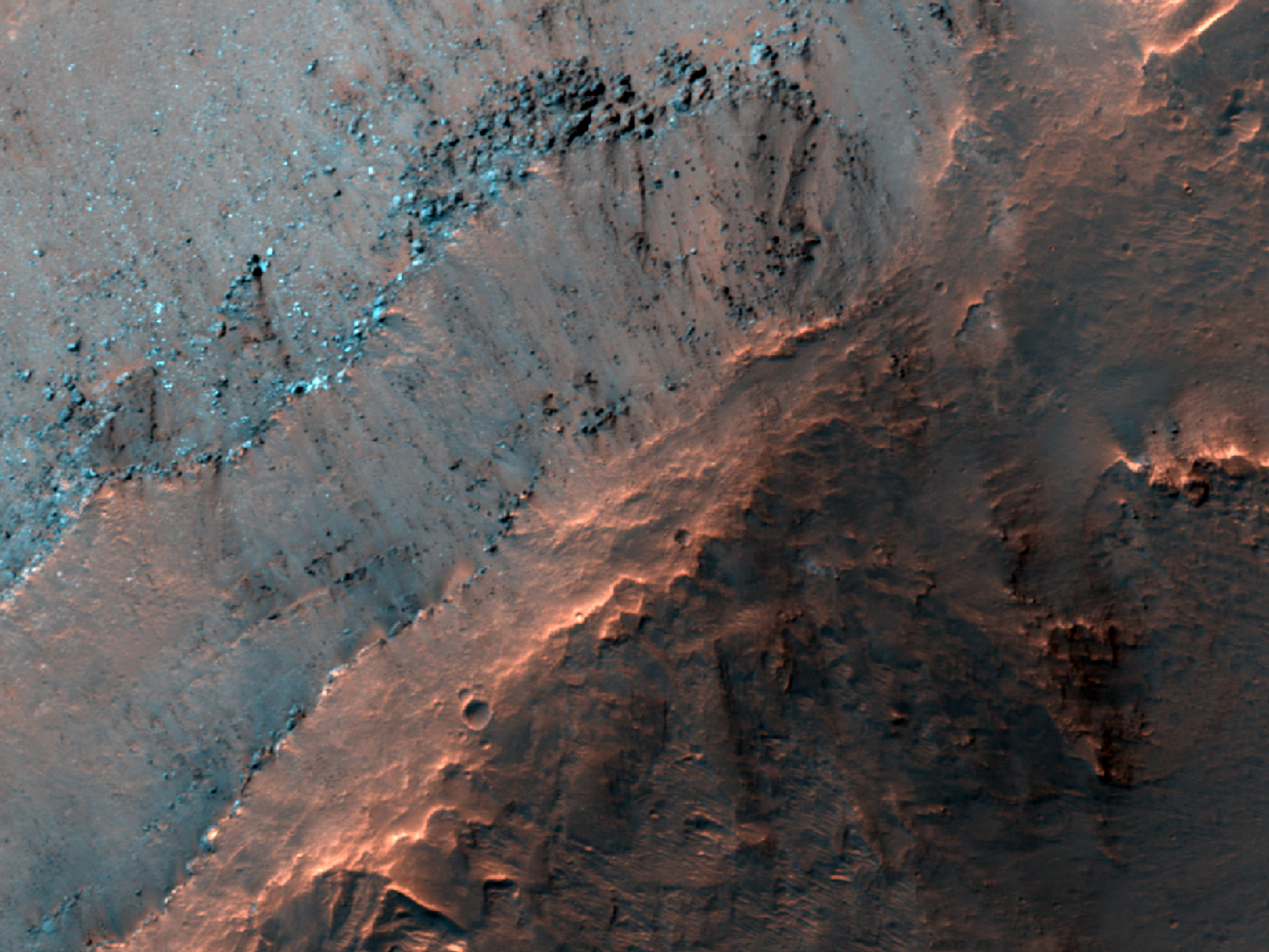 Freigelegtes Grundgestein in Eos Chasma