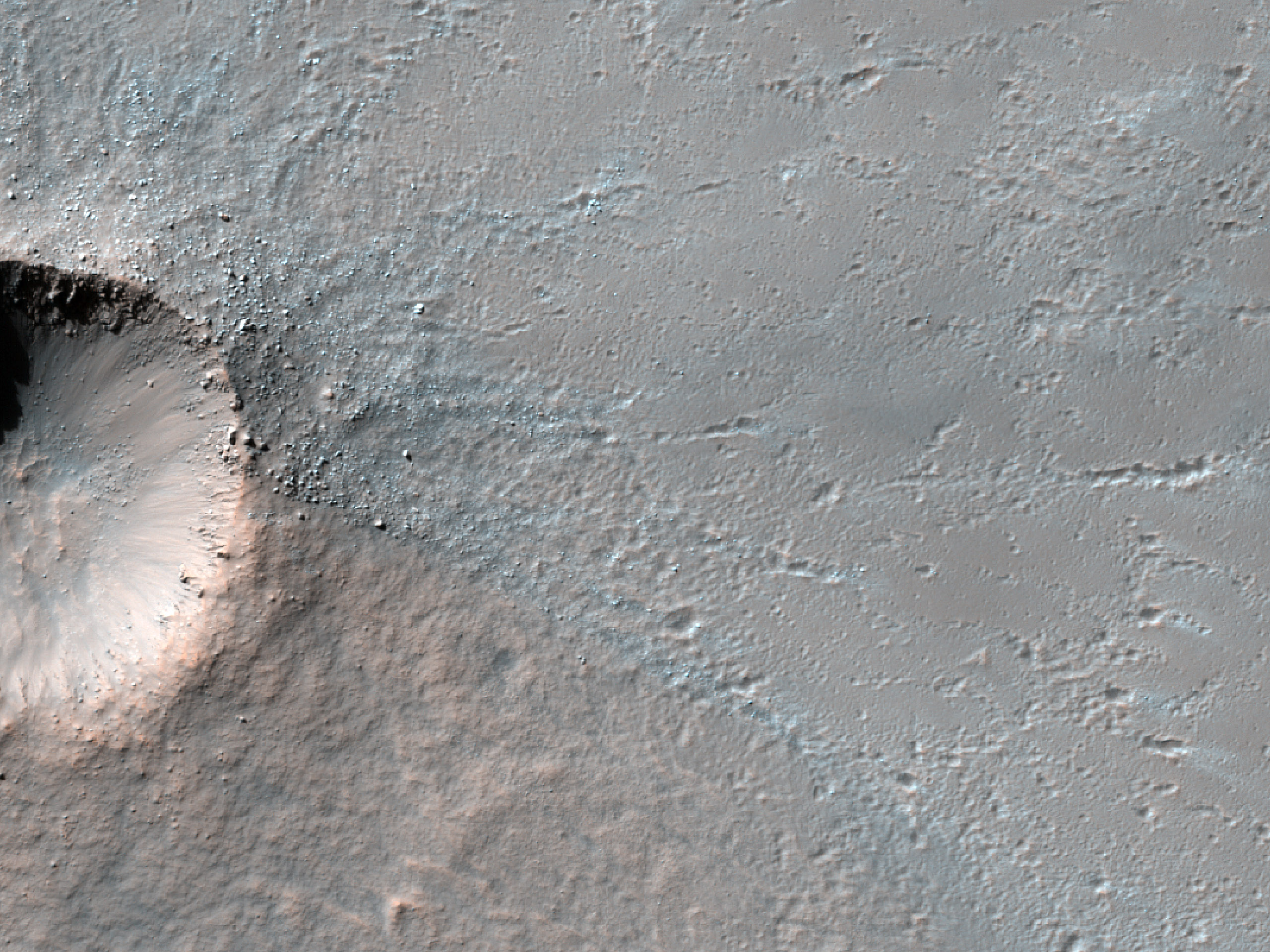 Kisméretű friss kráter