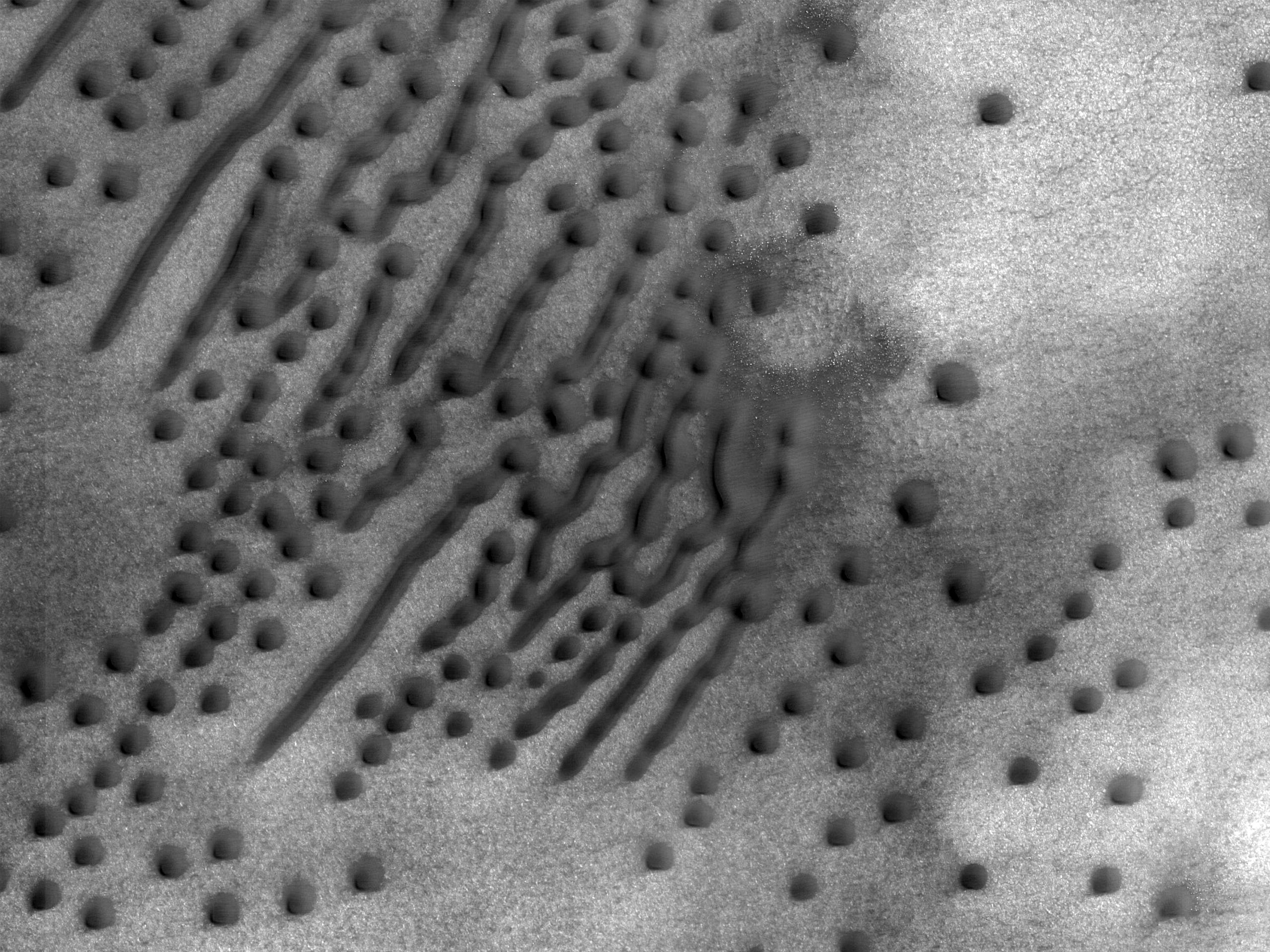 Formações interessantes de dunas na região polar de Marte