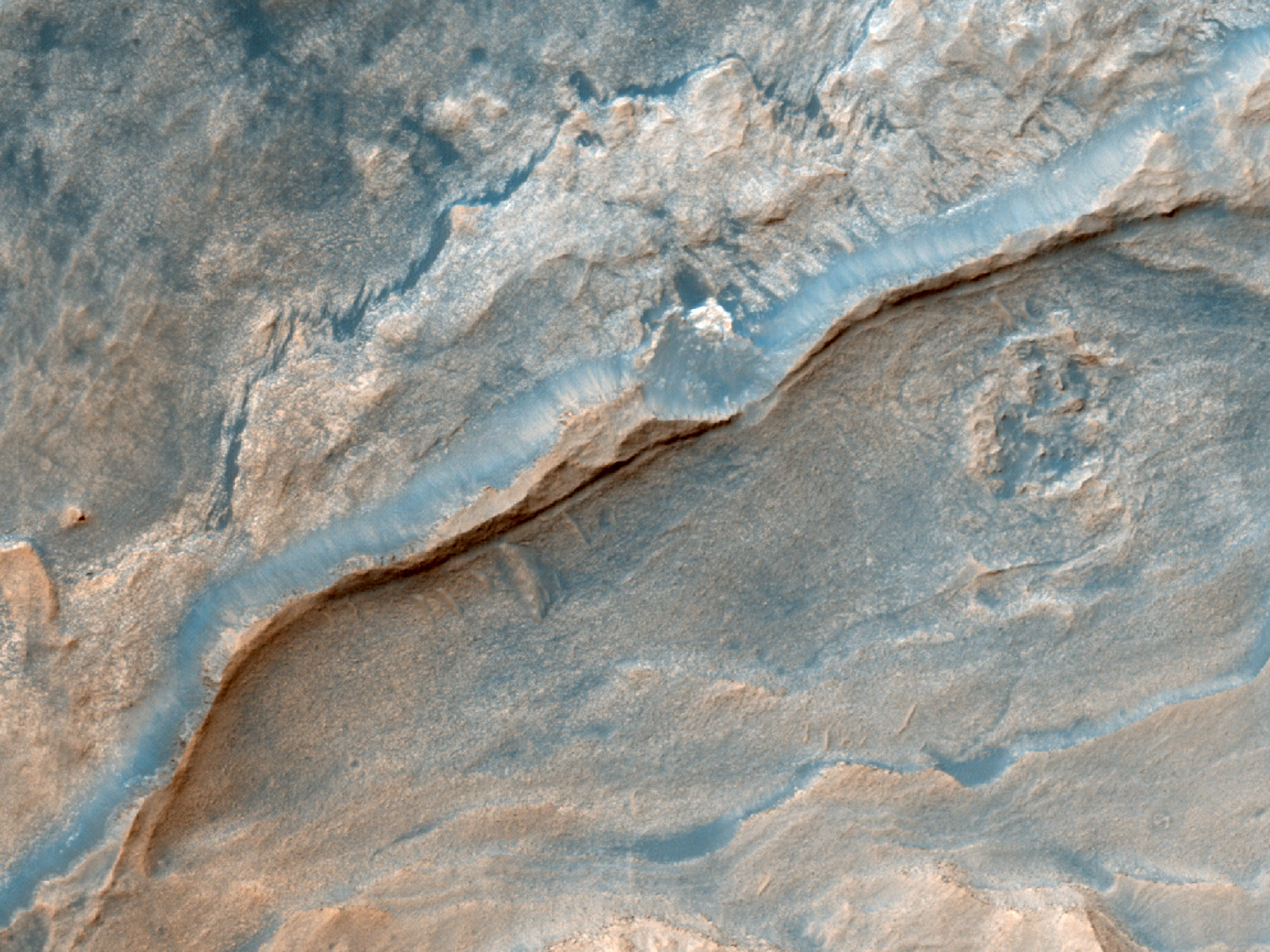 Monitorando encostas na Cratera Gale