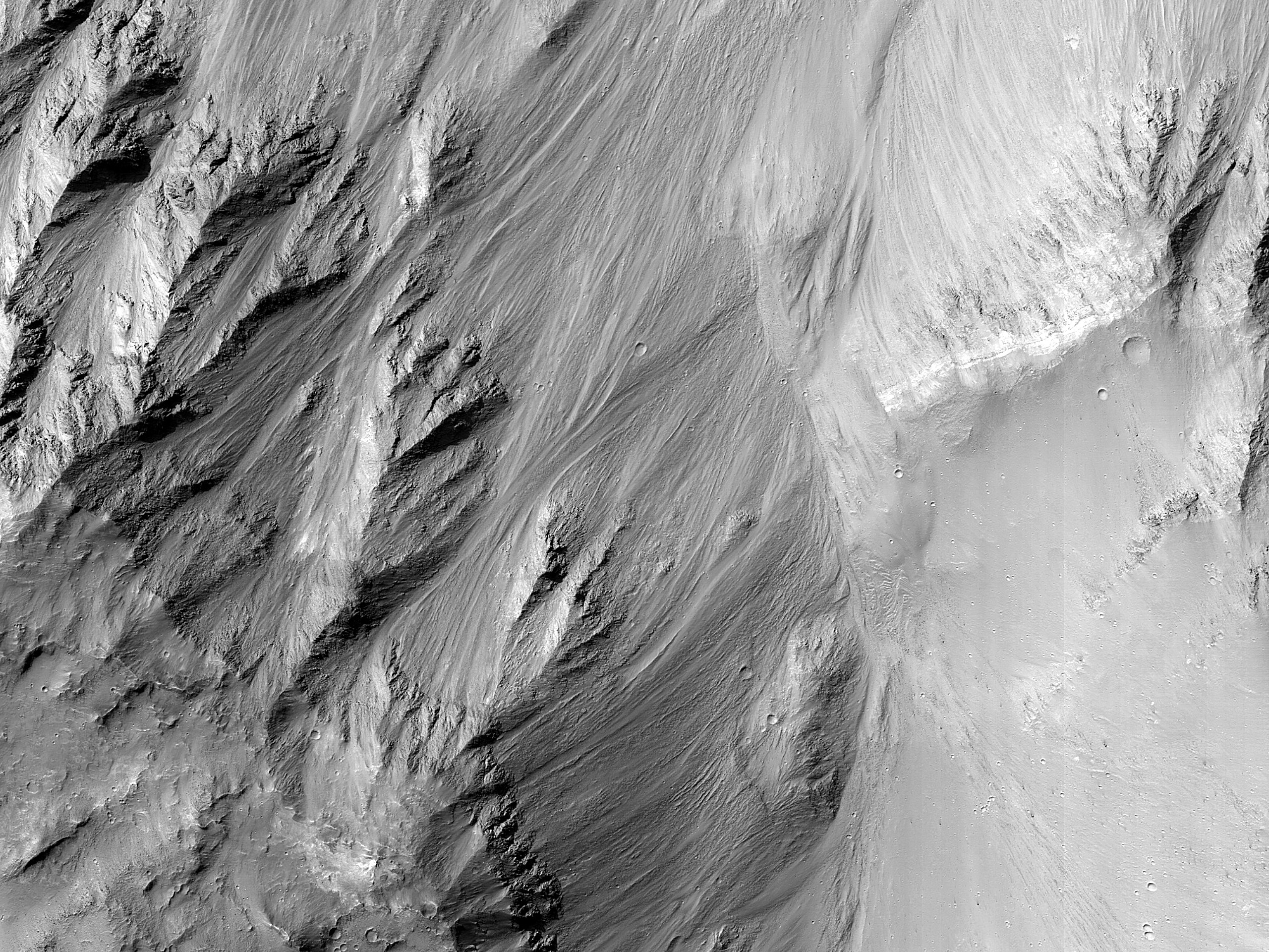Крутой склон в долинах Valles Marineris