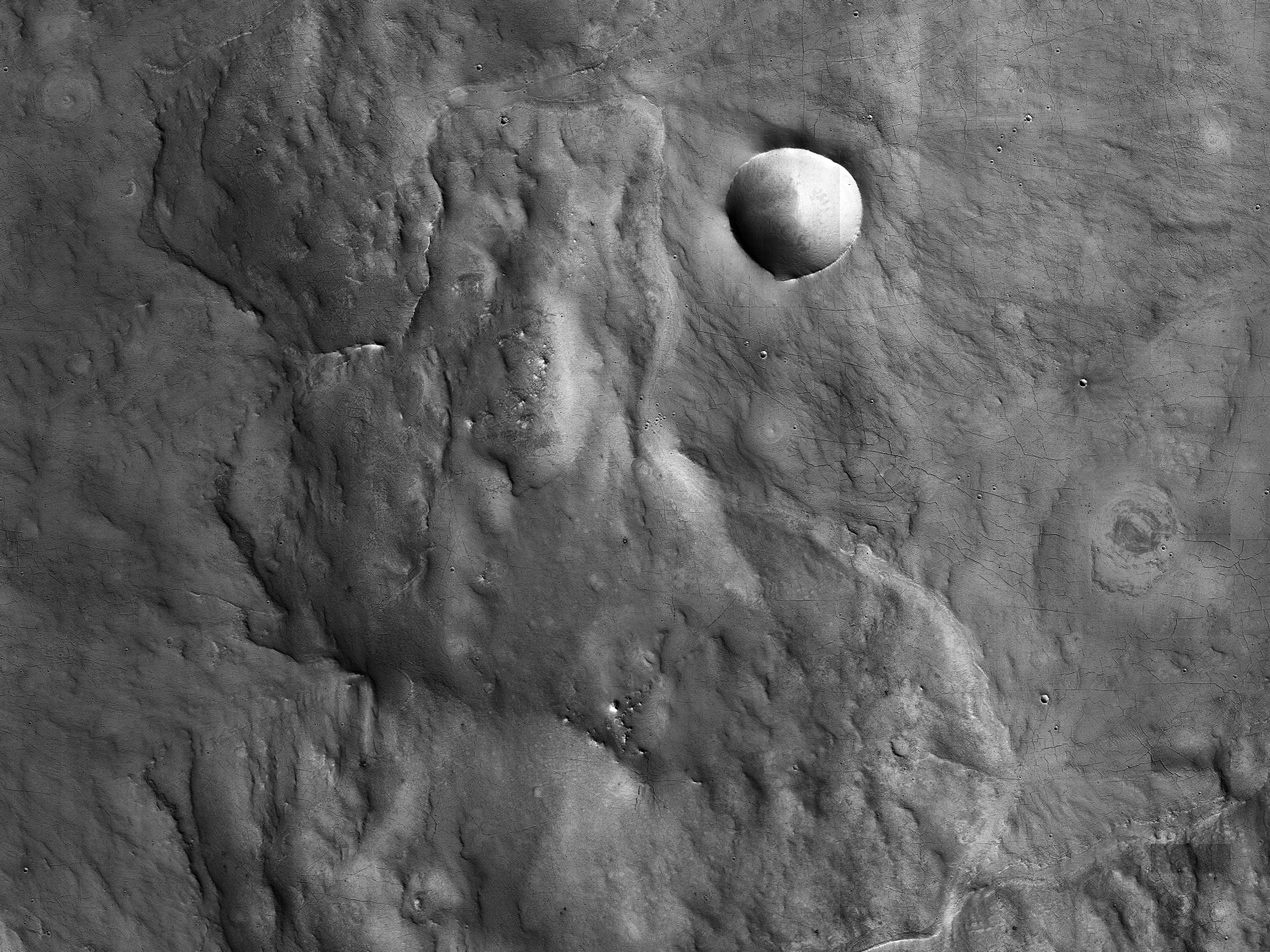 A Delta-Like Structure at Antoniadi Crater