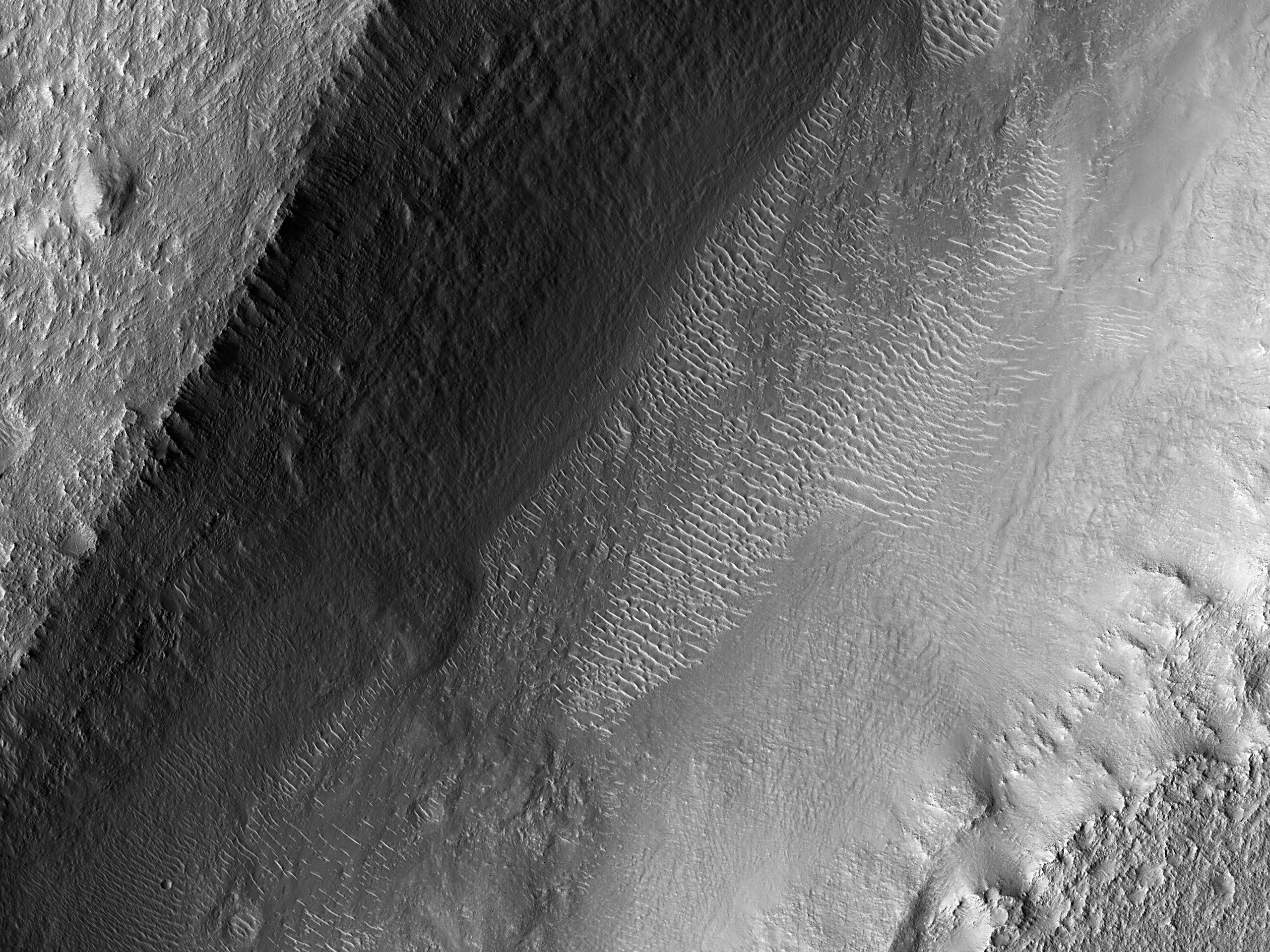 hirise-hipod-13-jun-2023